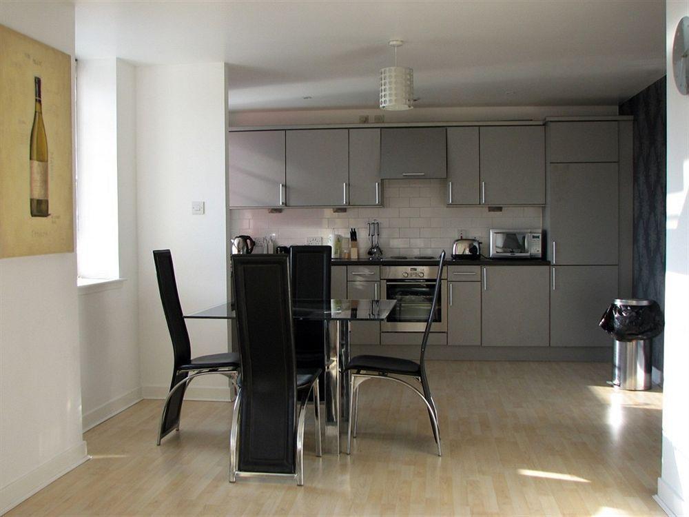 Glasgow Central Clock Tower Boutique Suites And Bistro ภายนอก รูปภาพ